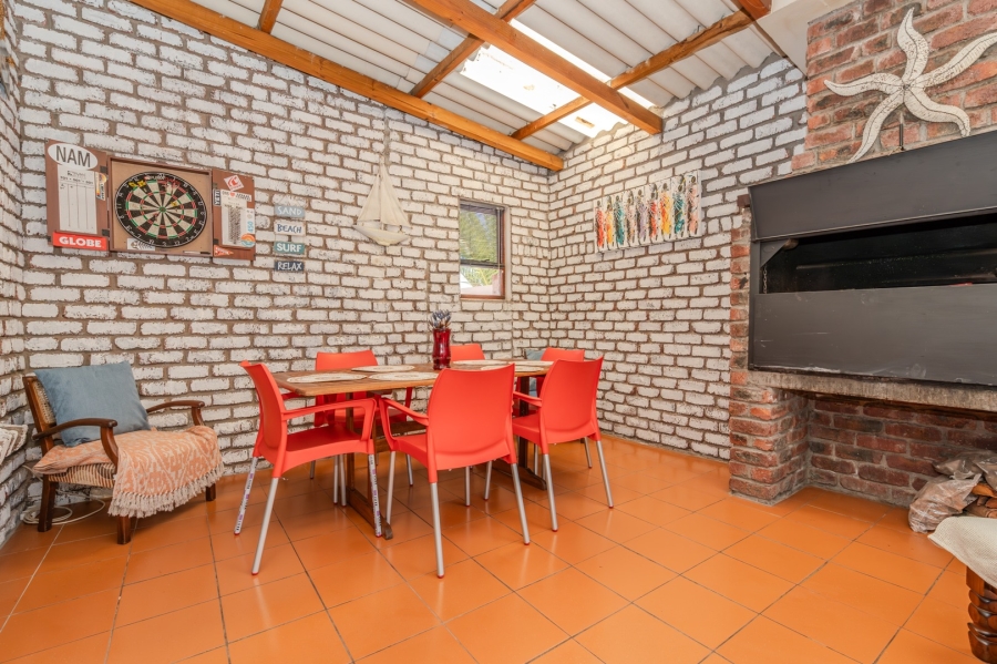 4 Bedroom Property for Sale in Middedorp Western Cape